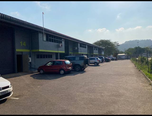 364M² MINI FACTORY TO LET IN MAXMEAD